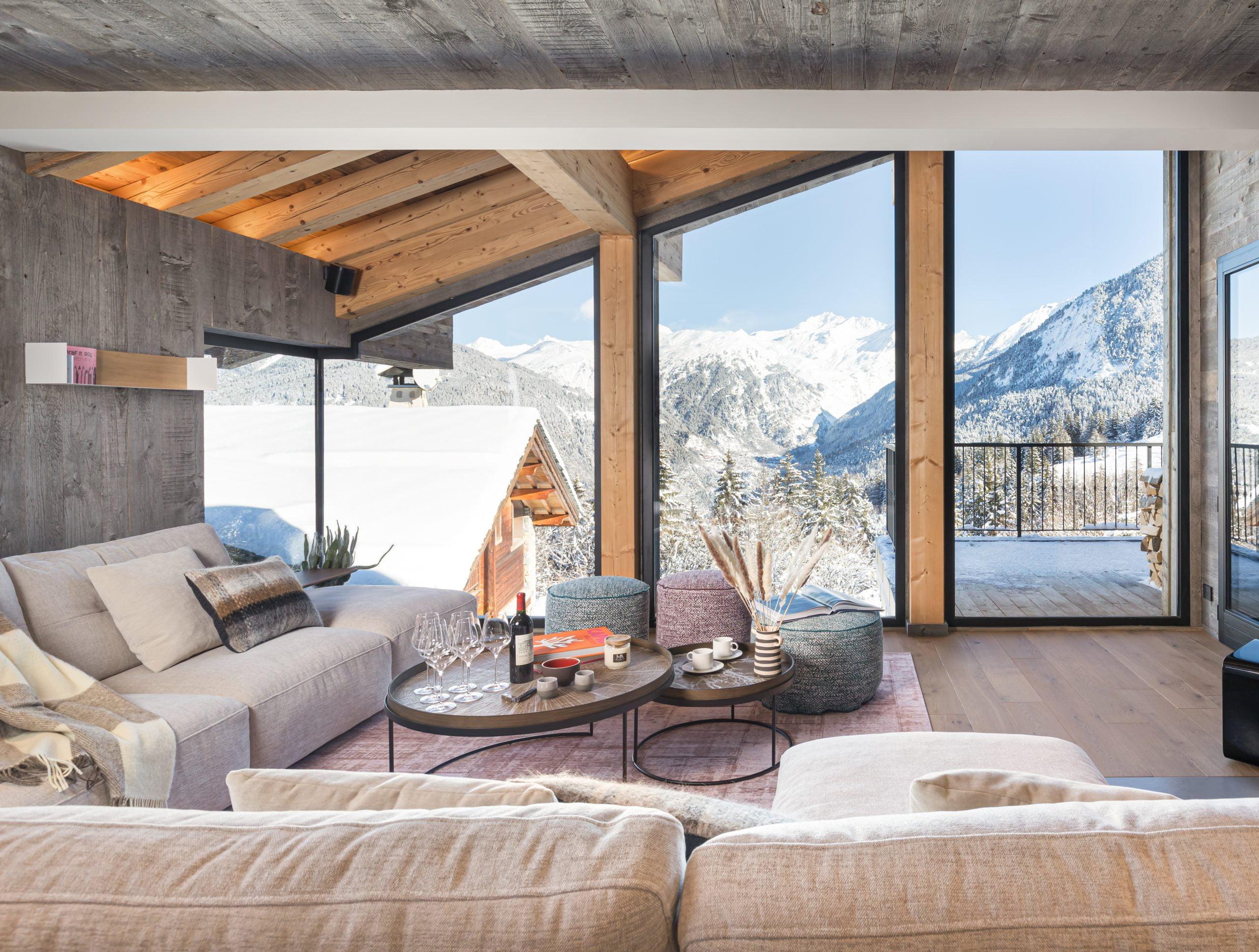 https://weeks-off.lon1.digitaloceanspaces.com/prod/1283/conversions/KANDAHAR-Courchevel-Livingroom-scaled-responsive.jpg